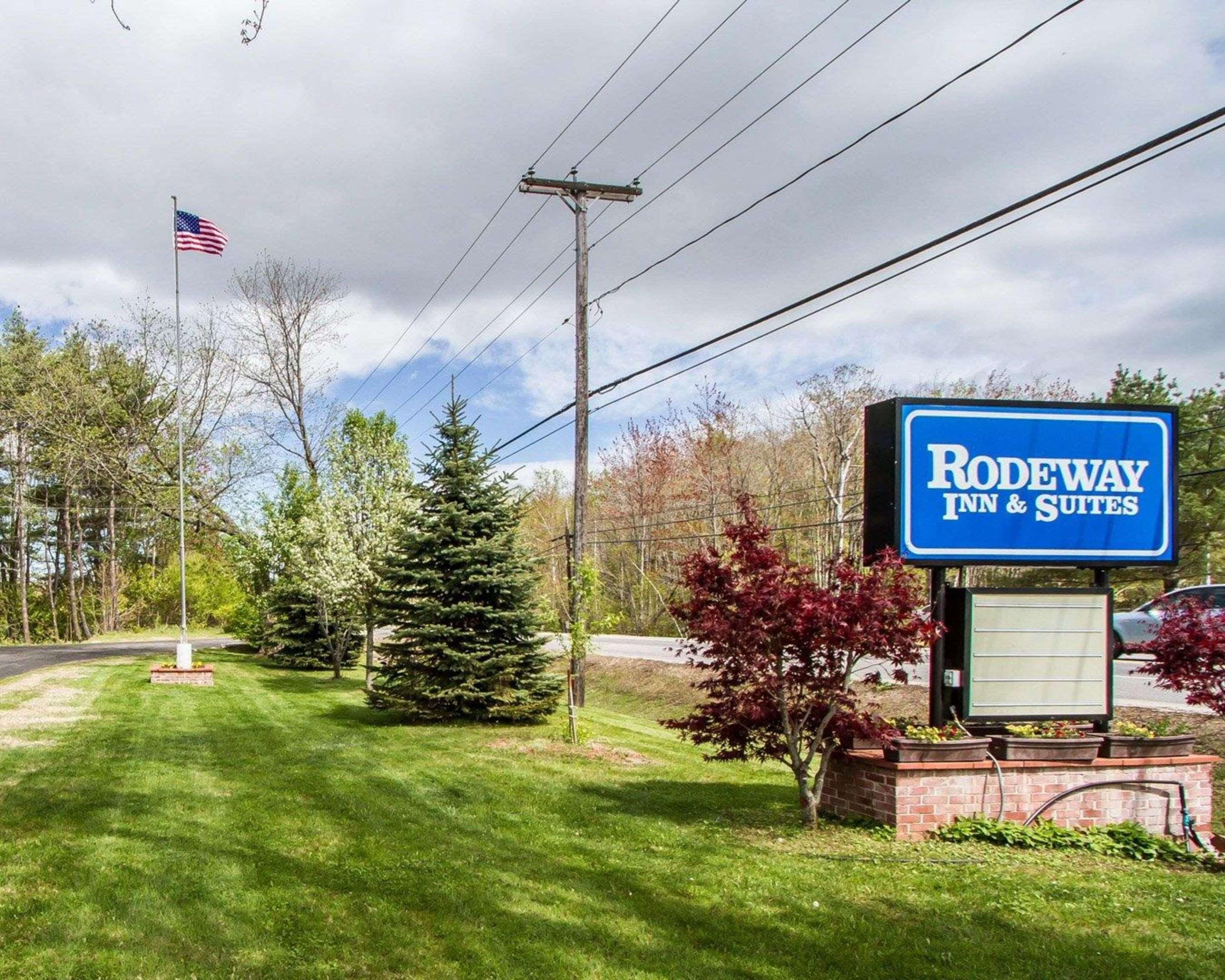 Rodeway Inn & Suites Brunswick Near Hwy 1 Exterior foto